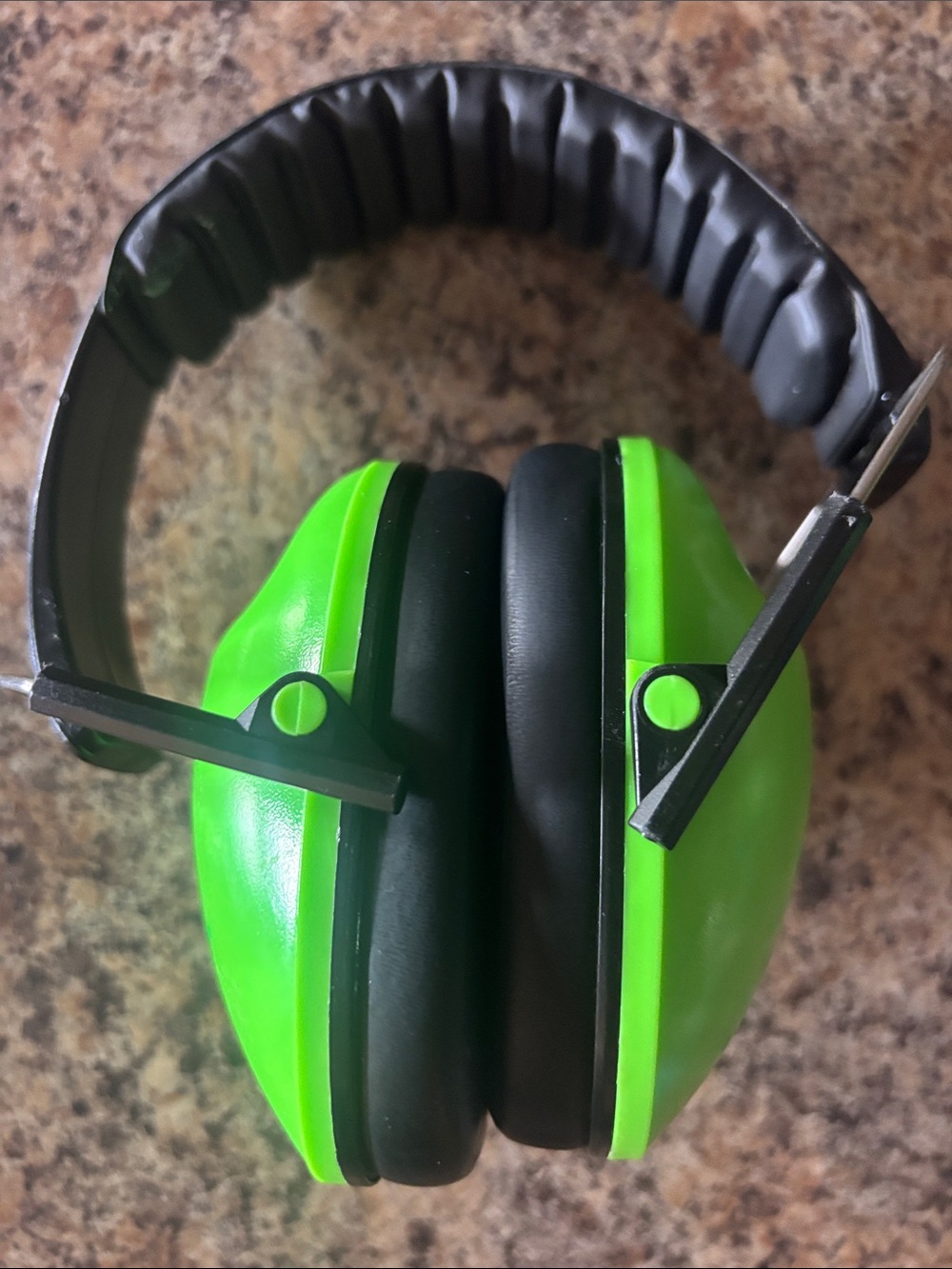 Blocks out noise headphones for kids